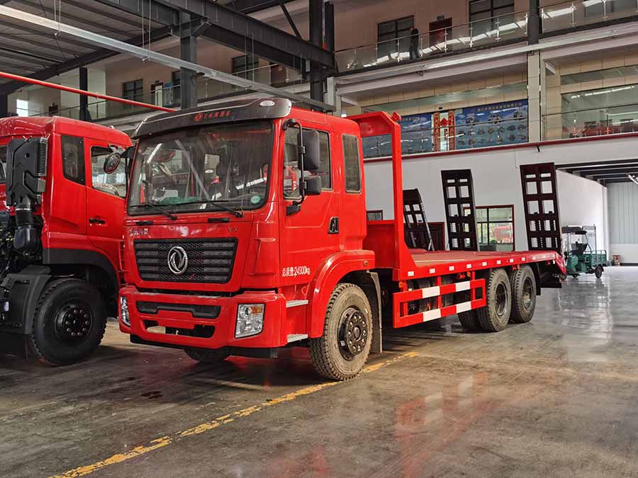 東風(fēng)錦程后八輪挖機(jī)平板車